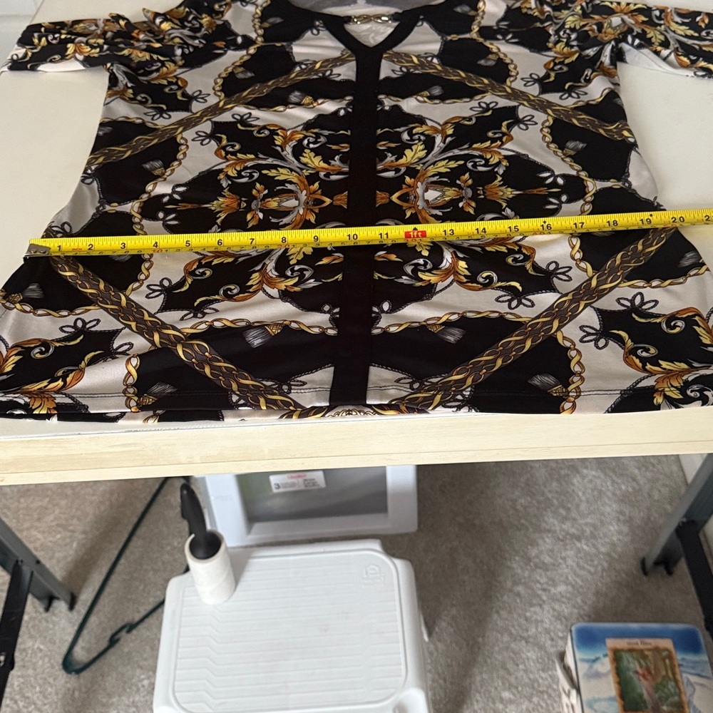 Susan Graver Black and Gold Patterned liquid knit tunic SZS Long sleeve. - Picture 10 of 14